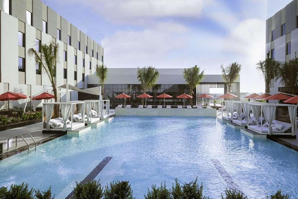 Hotel Avani Suites